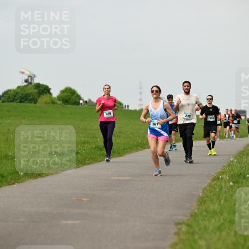 10.05.2026 - 8. Wedeler Halbmarathon Dr. Thomas Lammeyer http://msf.ph/oto/9702442 10.05.2026 11:47:31 Laufen  meine-sportfotos.de