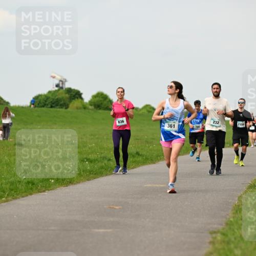 10.05.2026 - 8. Wedeler Halbmarathon Dr. Thomas Lammeyer http://msf.ph/oto/9702447 10.05.2026 11:47:32 Laufen 361, 232 meine-sportfotos.de