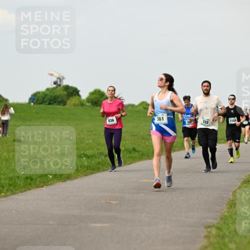 10.05.2026 - 8. Wedeler Halbmarathon Dr. Thomas Lammeyer http://msf.ph/oto/9702449 10.05.2026 11:47:32 Laufen 2159 meine-sportfotos.de