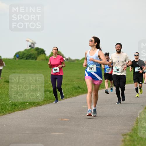 10.05.2026 - 8. Wedeler Halbmarathon Dr. Thomas Lammeyer http://msf.ph/oto/9702454 10.05.2026 11:47:33 Laufen 836, 361, 700, 232, 2159 meine-sportfotos.de