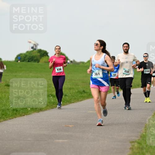 10.05.2026 - 8. Wedeler Halbmarathon Dr. Thomas Lammeyer http://msf.ph/oto/9702456 10.05.2026 11:47:33 Laufen 836, 361, 232, 2159, 700 meine-sportfotos.de