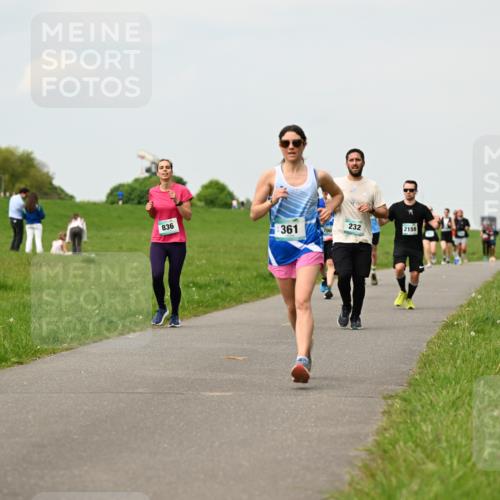 10.05.2026 - 8. Wedeler Halbmarathon Dr. Thomas Lammeyer http://msf.ph/oto/9702460 10.05.2026 11:47:34 Laufen 836, 361, 700, 232, 2159 meine-sportfotos.de