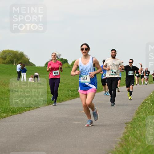 10.05.2026 - 8. Wedeler Halbmarathon Dr. Thomas Lammeyer http://msf.ph/oto/9702464 10.05.2026 11:47:34 Laufen 836, 361, 232, 2159 meine-sportfotos.de