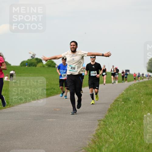 10.05.2026 - 8. Wedeler Halbmarathon Dr. Thomas Lammeyer http://msf.ph/oto/9702475 10.05.2026 11:47:36 Laufen 700, 232, 2159 meine-sportfotos.de