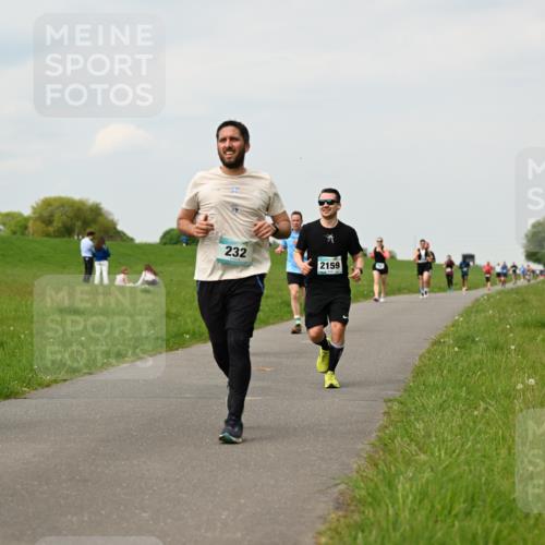 10.05.2026 - 8. Wedeler Halbmarathon Dr. Thomas Lammeyer http://msf.ph/oto/9702486 10.05.2026 11:47:38 Laufen 836, 232, 2159 meine-sportfotos.de
