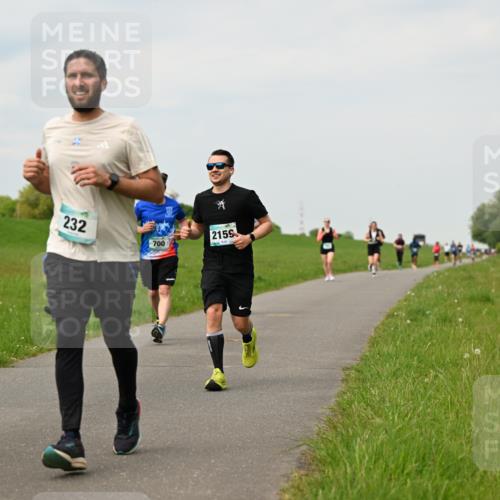 10.05.2026 - 8. Wedeler Halbmarathon Dr. Thomas Lammeyer http://msf.ph/oto/9702489 10.05.2026 11:47:39 Laufen 232, 700, 2159 meine-sportfotos.de