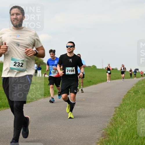 10.05.2026 - 8. Wedeler Halbmarathon Dr. Thomas Lammeyer http://msf.ph/oto/9702492 10.05.2026 11:47:39 Laufen 232, 700, 2159 meine-sportfotos.de