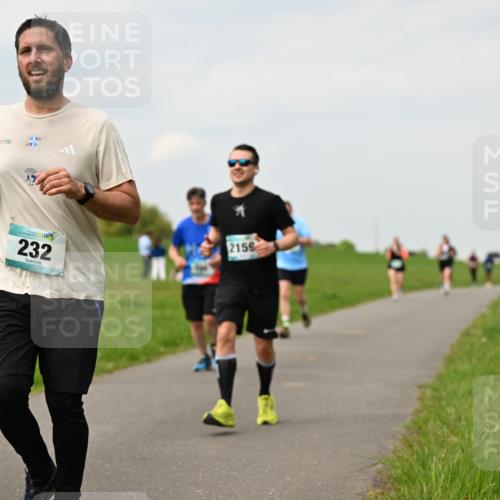 10.05.2026 - 8. Wedeler Halbmarathon Dr. Thomas Lammeyer http://msf.ph/oto/9702493 10.05.2026 11:47:39 Laufen 232, 2159 meine-sportfotos.de