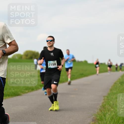 10.05.2026 - 8. Wedeler Halbmarathon Dr. Thomas Lammeyer http://msf.ph/oto/9702496 10.05.2026 11:47:39 Laufen 232, 2159 meine-sportfotos.de