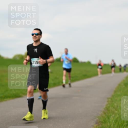 10.05.2026 - 8. Wedeler Halbmarathon Dr. Thomas Lammeyer http://msf.ph/oto/9702499 10.05.2026 11:47:40 Laufen 215 meine-sportfotos.de