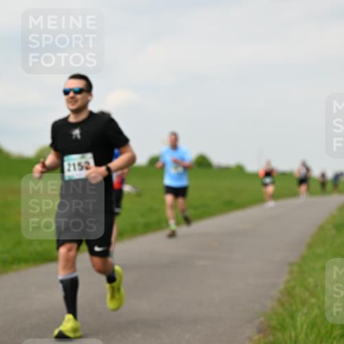 10.05.2026 - 8. Wedeler Halbmarathon Dr. Thomas Lammeyer http://msf.ph/oto/9702500 10.05.2026 11:47:40 Laufen 2152 meine-sportfotos.de