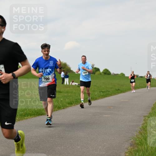 10.05.2026 - 8. Wedeler Halbmarathon Dr. Thomas Lammeyer http://msf.ph/oto/9702501 10.05.2026 11:47:41 Laufen 2155, 700, 999 meine-sportfotos.de