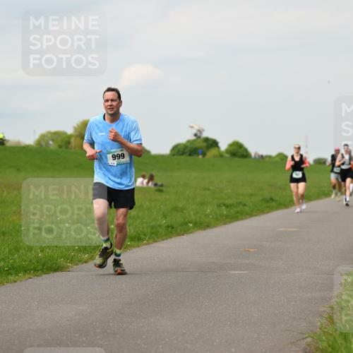 10.05.2026 - 8. Wedeler Halbmarathon Dr. Thomas Lammeyer http://msf.ph/oto/9702507 10.05.2026 11:47:42 Laufen 999 meine-sportfotos.de