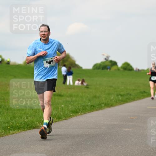 10.05.2026 - 8. Wedeler Halbmarathon Dr. Thomas Lammeyer http://msf.ph/oto/9702511 10.05.2026 11:47:42 Laufen 999 meine-sportfotos.de