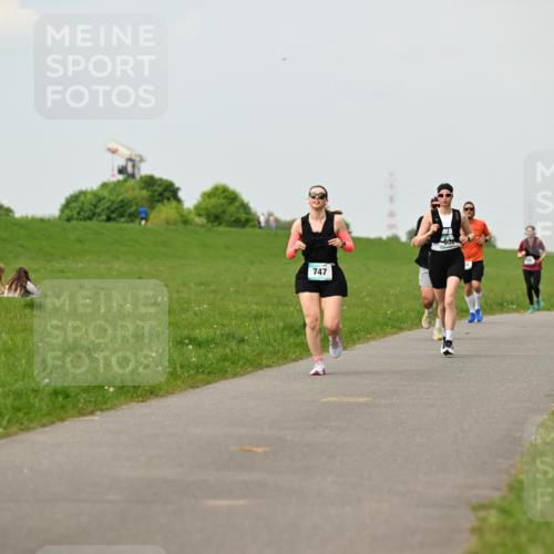10.05.2026 - 8. Wedeler Halbmarathon Dr. Thomas Lammeyer http://msf.ph/oto/9702513 10.05.2026 11:47:43 Laufen 747 meine-sportfotos.de
