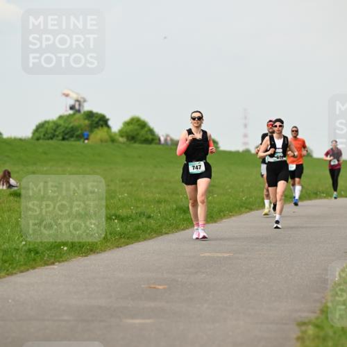 10.05.2026 - 8. Wedeler Halbmarathon Dr. Thomas Lammeyer http://msf.ph/oto/9702514 10.05.2026 11:47:43 Laufen 747 meine-sportfotos.de