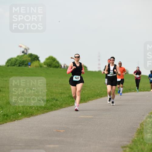 10.05.2026 - 8. Wedeler Halbmarathon Dr. Thomas Lammeyer http://msf.ph/oto/9702515 10.05.2026 11:47:44 Laufen 747 meine-sportfotos.de