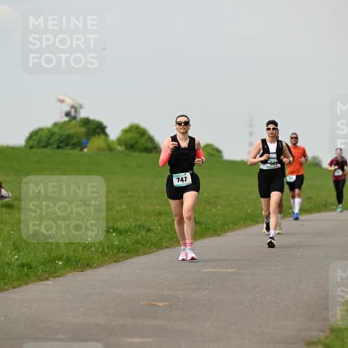 10.05.2026 - 8. Wedeler Halbmarathon Dr. Thomas Lammeyer http://msf.ph/oto/9702517 10.05.2026 11:47:44 Laufen 747, 580 meine-sportfotos.de