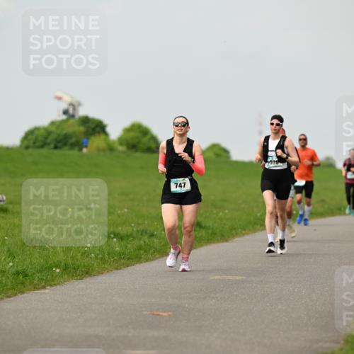 10.05.2026 - 8. Wedeler Halbmarathon Dr. Thomas Lammeyer http://msf.ph/oto/9702519 10.05.2026 11:47:44 Laufen 747 meine-sportfotos.de