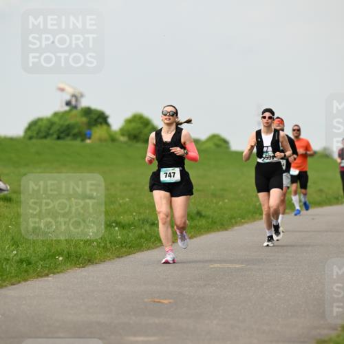 10.05.2026 - 8. Wedeler Halbmarathon Dr. Thomas Lammeyer http://msf.ph/oto/9702521 10.05.2026 11:47:45 Laufen 747 meine-sportfotos.de