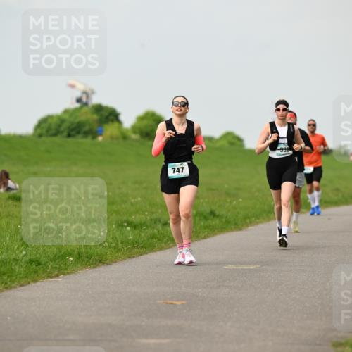 10.05.2026 - 8. Wedeler Halbmarathon Dr. Thomas Lammeyer http://msf.ph/oto/9702522 10.05.2026 11:47:45 Laufen 747, 938 meine-sportfotos.de