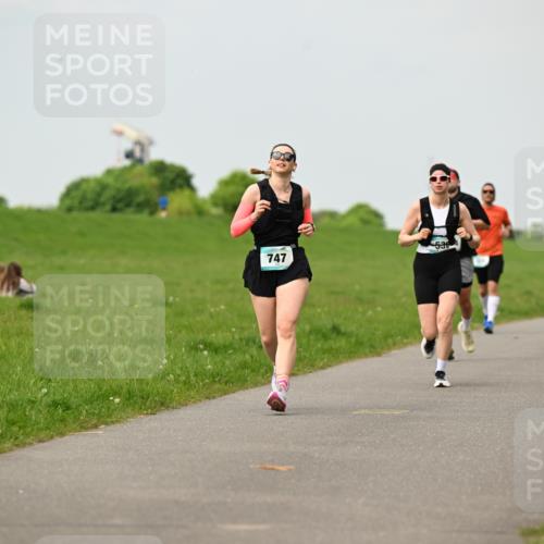 10.05.2026 - 8. Wedeler Halbmarathon Dr. Thomas Lammeyer http://msf.ph/oto/9702523 10.05.2026 11:47:45 Laufen 747, 536 meine-sportfotos.de