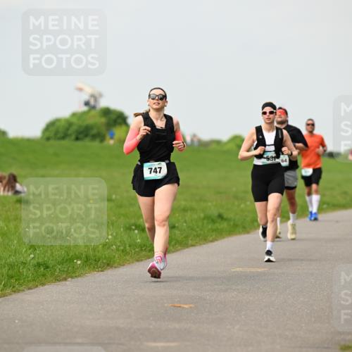 10.05.2026 - 8. Wedeler Halbmarathon Dr. Thomas Lammeyer http://msf.ph/oto/9702527 10.05.2026 11:47:46 Laufen 747, 536 meine-sportfotos.de