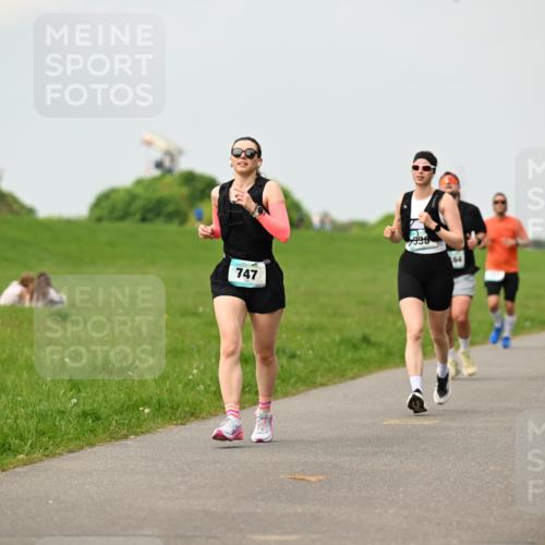 10.05.2026 - 8. Wedeler Halbmarathon Dr. Thomas Lammeyer http://msf.ph/oto/9702530 10.05.2026 11:47:46 Laufen 747, 7536 meine-sportfotos.de
