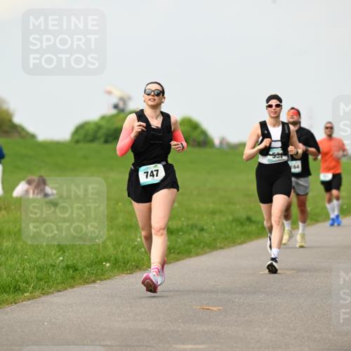10.05.2026 - 8. Wedeler Halbmarathon Dr. Thomas Lammeyer http://msf.ph/oto/9702533 10.05.2026 11:47:46 Laufen 747, 164 meine-sportfotos.de