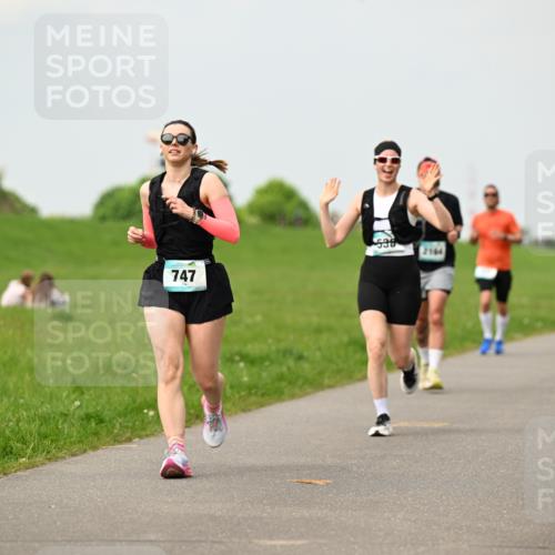10.05.2026 - 8. Wedeler Halbmarathon Dr. Thomas Lammeyer http://msf.ph/oto/9702535 10.05.2026 11:47:47 Laufen 747, 2164 meine-sportfotos.de