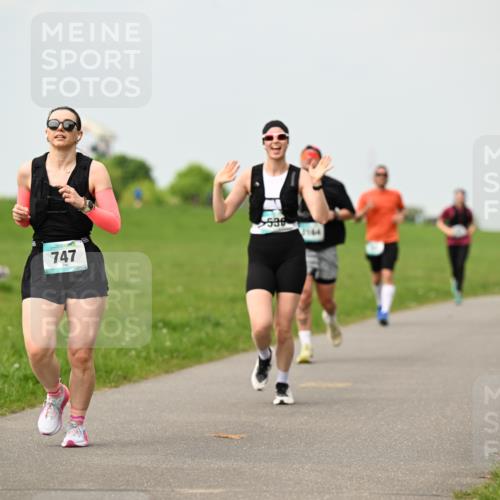 10.05.2026 - 8. Wedeler Halbmarathon Dr. Thomas Lammeyer http://msf.ph/oto/9702537 10.05.2026 11:47:47 Laufen 747, 2164 meine-sportfotos.de