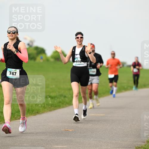 10.05.2026 - 8. Wedeler Halbmarathon Dr. Thomas Lammeyer http://msf.ph/oto/9702538 10.05.2026 11:47:47 Laufen 747, 538 meine-sportfotos.de