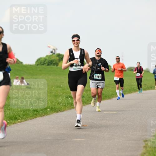10.05.2026 - 8. Wedeler Halbmarathon Dr. Thomas Lammeyer http://msf.ph/oto/9702543 10.05.2026 11:47:48 Laufen 747, 2164, 324 meine-sportfotos.de