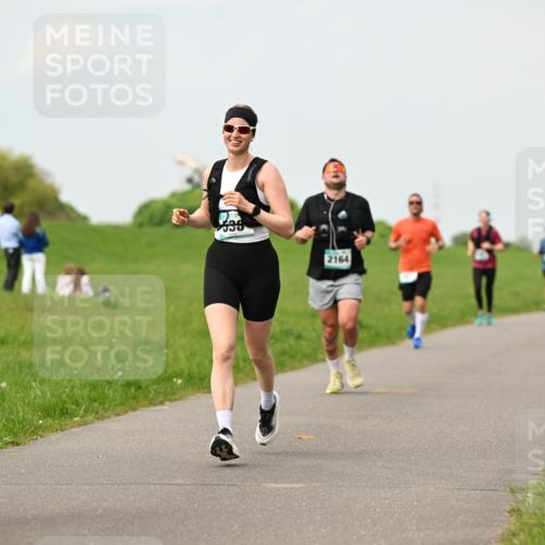10.05.2026 - 8. Wedeler Halbmarathon Dr. Thomas Lammeyer http://msf.ph/oto/9702546 10.05.2026 11:47:49 Laufen 747, 2164 meine-sportfotos.de