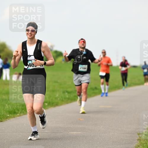 10.05.2026 - 8. Wedeler Halbmarathon Dr. Thomas Lammeyer http://msf.ph/oto/9702550 10.05.2026 11:47:50 Laufen 2164 meine-sportfotos.de