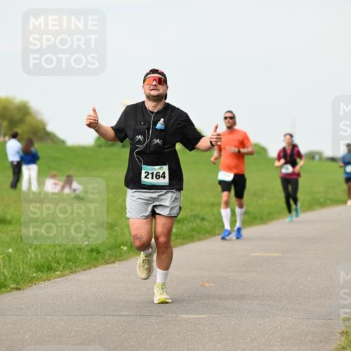 10.05.2026 - 8. Wedeler Halbmarathon Dr. Thomas Lammeyer http://msf.ph/oto/9702558 10.05.2026 11:47:51 Laufen 2164 meine-sportfotos.de