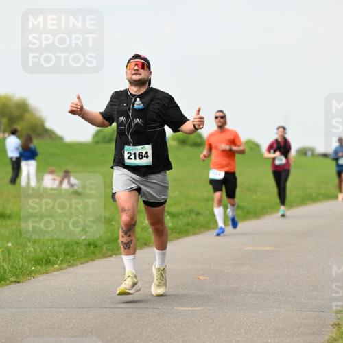 10.05.2026 - 8. Wedeler Halbmarathon Dr. Thomas Lammeyer http://msf.ph/oto/9702559 10.05.2026 11:47:51 Laufen 2164 meine-sportfotos.de