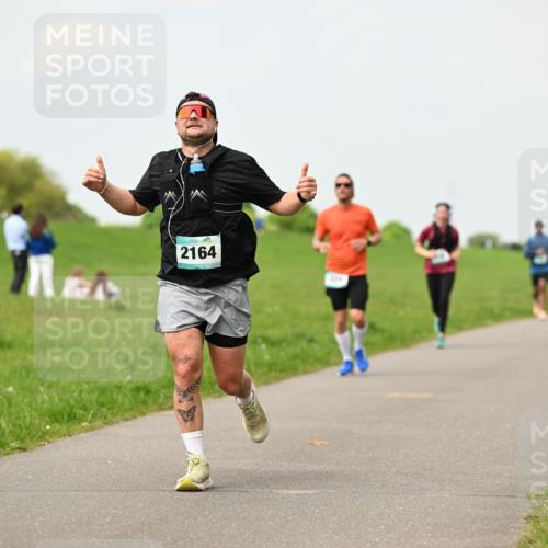 10.05.2026 - 8. Wedeler Halbmarathon Dr. Thomas Lammeyer http://msf.ph/oto/9702560 10.05.2026 11:47:51 Laufen 2164 meine-sportfotos.de