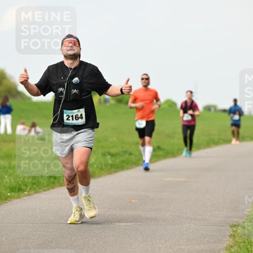 10.05.2026 - 8. Wedeler Halbmarathon Dr. Thomas Lammeyer http://msf.ph/oto/9702561 10.05.2026 11:47:52 Laufen 2164 meine-sportfotos.de