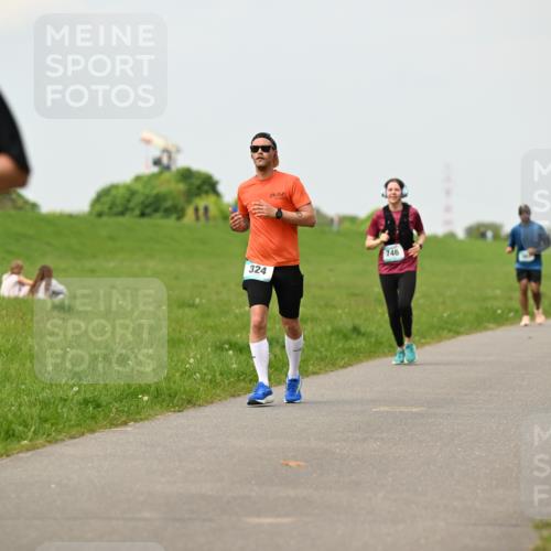10.05.2026 - 8. Wedeler Halbmarathon Dr. Thomas Lammeyer http://msf.ph/oto/9702565 10.05.2026 11:47:53 Laufen 2164, 324, 746 meine-sportfotos.de