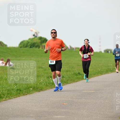 10.05.2026 - 8. Wedeler Halbmarathon Dr. Thomas Lammeyer http://msf.ph/oto/9702567 10.05.2026 11:47:53 Laufen 324, 746 meine-sportfotos.de
