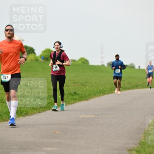 10.05.2026 - 8. Wedeler Halbmarathon Dr. Thomas Lammeyer http://msf.ph/oto/9702575 10.05.2026 11:47:54 Laufen 324, 746 meine-sportfotos.de
