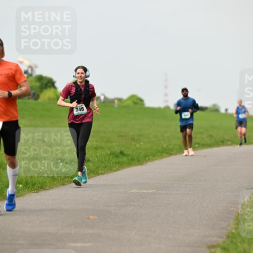 10.05.2026 - 8. Wedeler Halbmarathon Dr. Thomas Lammeyer http://msf.ph/oto/9702579 10.05.2026 11:47:55 Laufen 324, 746 meine-sportfotos.de