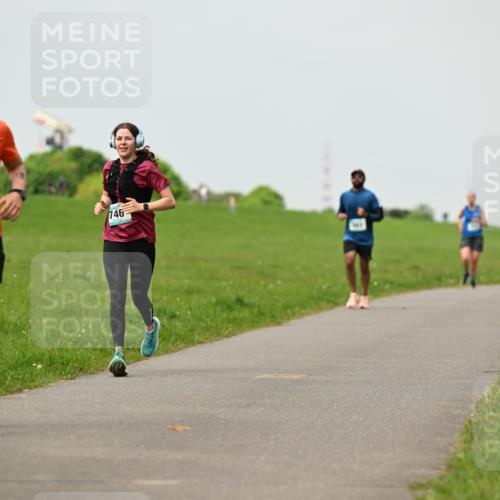 10.05.2026 - 8. Wedeler Halbmarathon Dr. Thomas Lammeyer http://msf.ph/oto/9702581 10.05.2026 11:47:55 Laufen 324, 746 meine-sportfotos.de