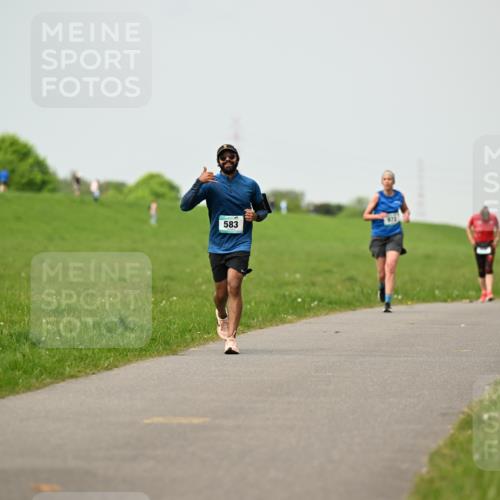 10.05.2026 - 8. Wedeler Halbmarathon Dr. Thomas Lammeyer http://msf.ph/oto/9702587 10.05.2026 11:47:57 Laufen 583 meine-sportfotos.de