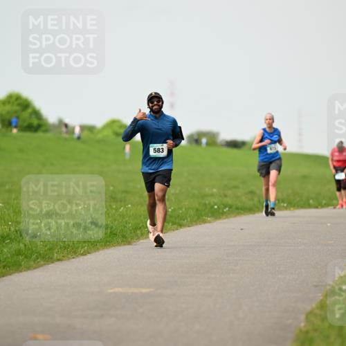 10.05.2026 - 8. Wedeler Halbmarathon Dr. Thomas Lammeyer http://msf.ph/oto/9702593 10.05.2026 11:47:58 Laufen 583 meine-sportfotos.de