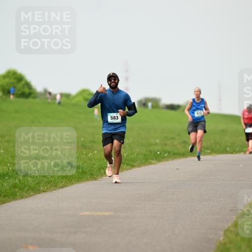 10.05.2026 - 8. Wedeler Halbmarathon Dr. Thomas Lammeyer http://msf.ph/oto/9702594 10.05.2026 11:47:58 Laufen 583, 972 meine-sportfotos.de