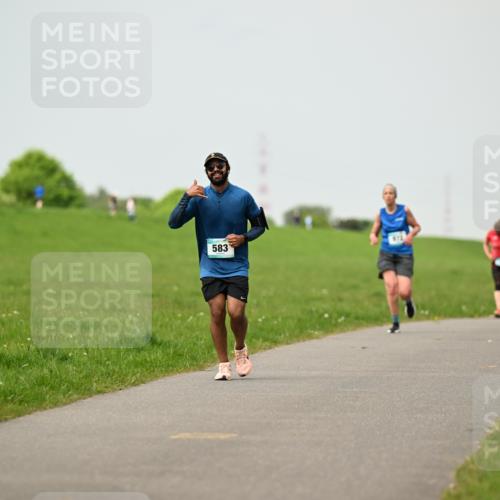 10.05.2026 - 8. Wedeler Halbmarathon Dr. Thomas Lammeyer http://msf.ph/oto/9702595 10.05.2026 11:47:58 Laufen 583, 672 meine-sportfotos.de