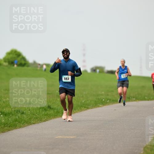 10.05.2026 - 8. Wedeler Halbmarathon Dr. Thomas Lammeyer http://msf.ph/oto/9702600 10.05.2026 11:47:59 Laufen 583 meine-sportfotos.de