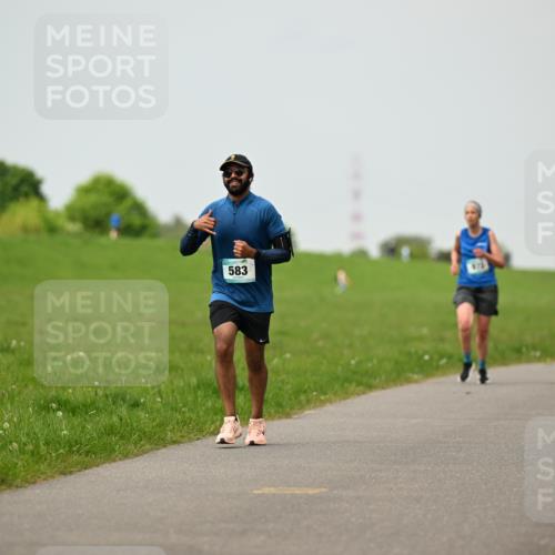 10.05.2026 - 8. Wedeler Halbmarathon Dr. Thomas Lammeyer http://msf.ph/oto/9702606 10.05.2026 11:48:00 Laufen 583 meine-sportfotos.de